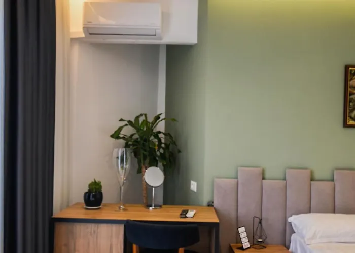 布里尼酒店 酒店