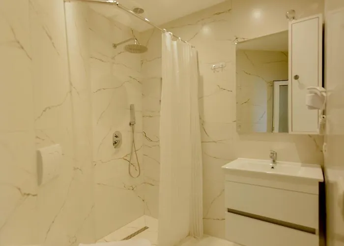 布里尼酒店 Shkodër