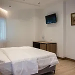 布里尼酒店